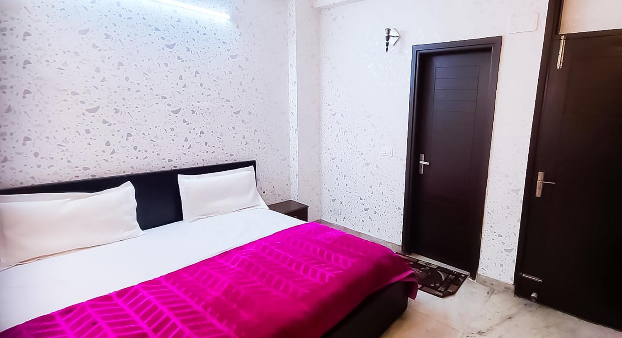 Deluxe Room In Cr Park New Delhi Ngoại thất bức ảnh